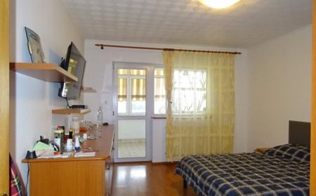 Vila,10 camere,Zona Titan. - Fotografie 3