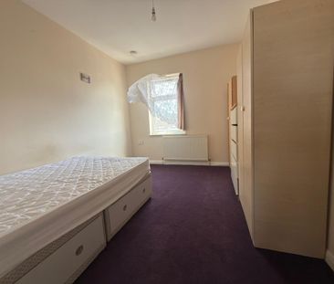 1 Bed Flat, High Road, IG1 - Photo 6