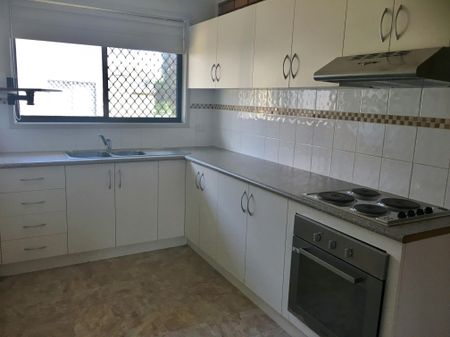 Two Bedroom Unit in South Tamworth - Photo 3