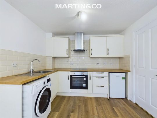 1 bedroom ground floor flat to rent - Photo 1