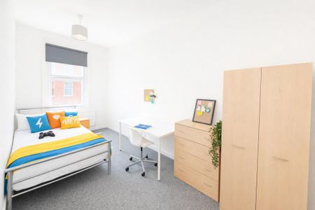 3 bedroom flat to rent - Photo 5