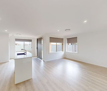 Stunning Family Home in Yarrawonga Estate - Photo 2