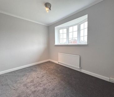 3 bedroom detached bungalow to rent - Photo 5