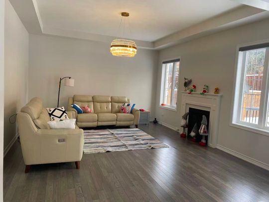 For Lease - 123 Mitchell Place, Newmarket, Ontario - Photo 1