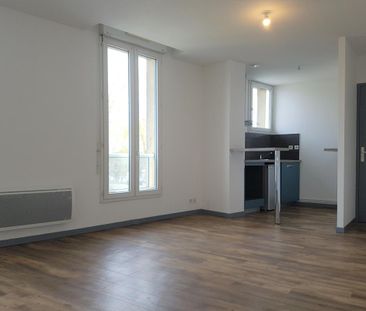 Location Appartement 2 pièces 40m² AIRE SUR L ADOUR 40800 - Photo 3