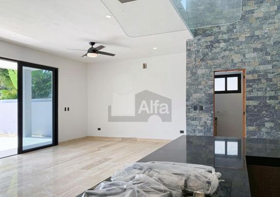 REF. 1734/508 - Casa en Venta en Lagos del Sol Residencial 4 recs y 4.5 baños, Cancún, Quintana Roo - Photo 1