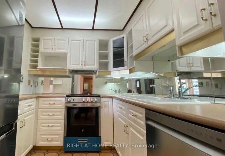 33 Harbour Square #3025 - Photo 3