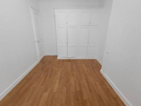 location Appartement T5 DE 169.2m² À PARIS - Photo 5