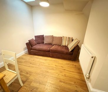 1 Bed Semi-Detached House, Endymion Road, N4 - Photo 3