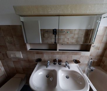 CHARMANTE 3.5 Zimmer-Wohnung an ruhiger Lage - Photo 4