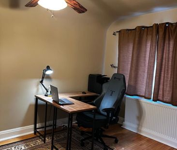 For Lease - 664 Gorham Street Unit# Main, Newmarket, Ontario - Photo 4