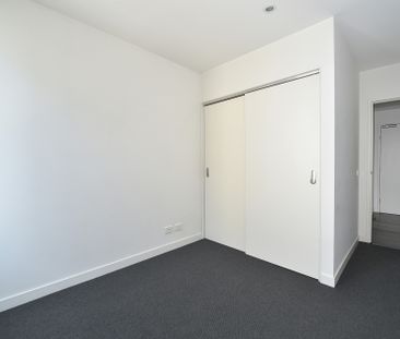 Spacious with Style - Photo 4