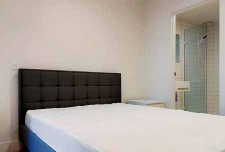 2405/500 Elizabeth St, Melbourne - Photo 2