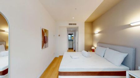 Room in a shared 9-bedroom apartment for rent in Cuatro Caminos. - Foto 3