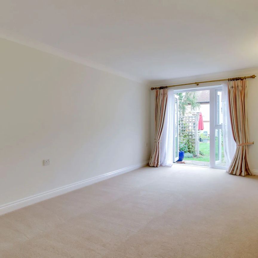 1 bed flat to rent in Arundel Road, Angmering, BN16 - Photo 1