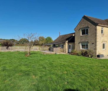 Castle Gate South Cerney, GL7 - Photo 3