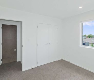 Stunning New Build Home on Claymore Street! - Photo 4