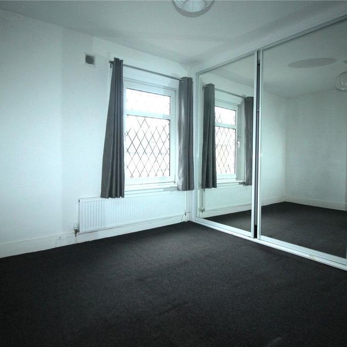 2 bedroom end of terrace house to rent - Photo 1