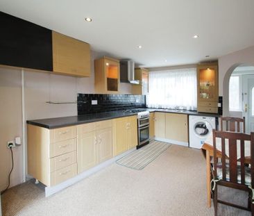 2 bedroom terraced house to rent - Photo 2