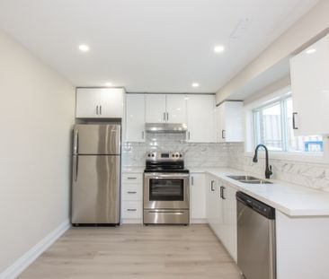 Spacious 2 Bed 2 Bath Lower Unit in Welland!! - Photo 5