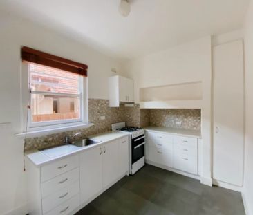 3 Bed, 1 Bath - Photo 6