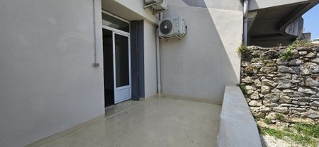 Nîmes appartement T2 rénové proche place Séverine - Photo 5