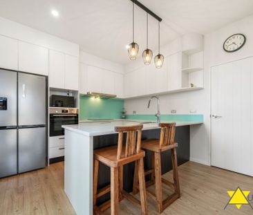 Modern Fully Furnished Family Home in Te Atatu South - Photo 6