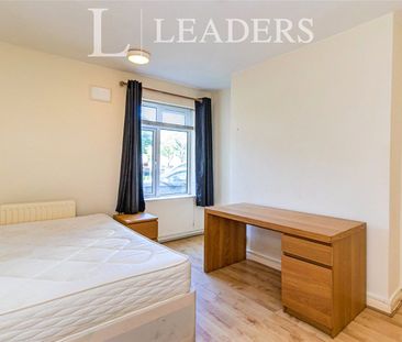 3 bedroom apartment to rent Kingsnympton Park, Kingston upon Thames... - Photo 6