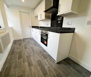 3 bedroom terraced house to rent - Photo 6