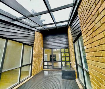 Bills (gas+water+electricity) included - Photo 1