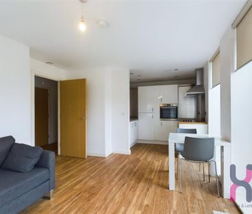 2 bedroom flat to rent - Photo 3