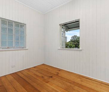Two Bedroom Cottage in Prime Location - Photo 2
