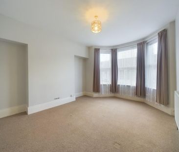 3 bedroom flat to rent - Photo 1