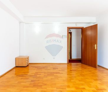 Vila versatilă de închiriat în zona Sisești - Fotografie 2