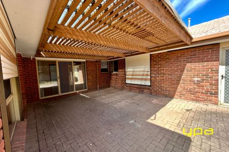 6 Beaumont Court, SYDENHAM - Photo 3