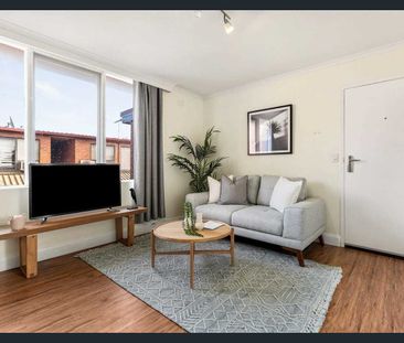 Low-Maintenance Living in a Prime Inner-City Setting - Photo 1