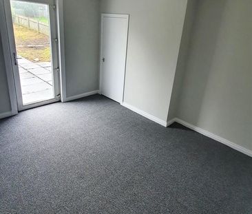 2 bedroom ground floor flat to rent - Photo 3