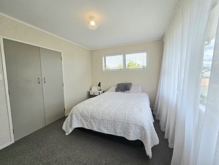Spacious Four-Bedroom Family Home in Matua - Available February 2026 - Matua - Photo 3