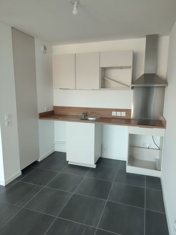 Location Appartement 1 pièce 38m² BAYONNE 64100 - Photo 3