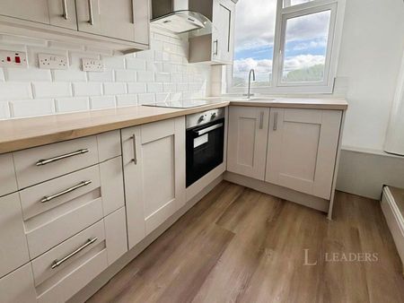2 bedroom apartment to rent Emscote Road, Warwick, Warwickshire, CV34 - Photo 3