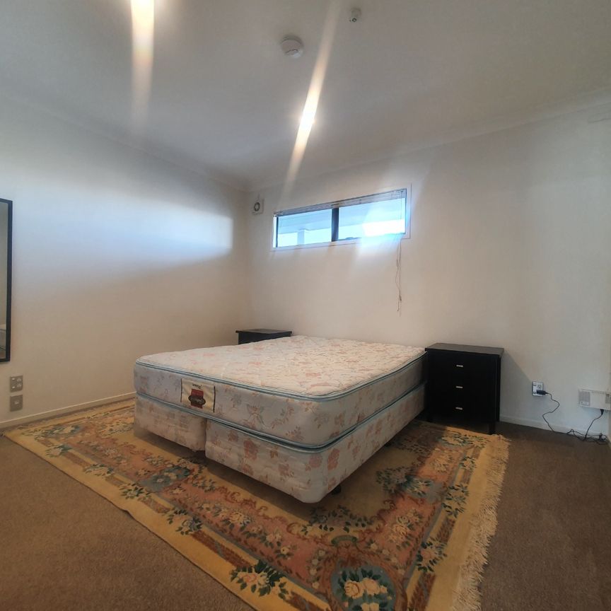 Furnished sunny apartment with 2 Car Parks - Photo 1