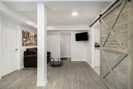 For Lease - 80 Centrepointe Drive, South of Baseline to Knoxdale, Ontario - Photo 2