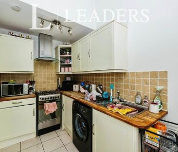 2 bedroom bungalow to rent - Photo 2