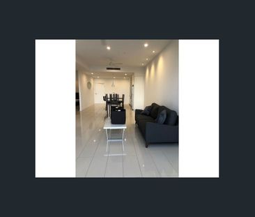 Spacious 2 Bedroom 2 Bathroom Apartment on Ground Floor! - Photo 6