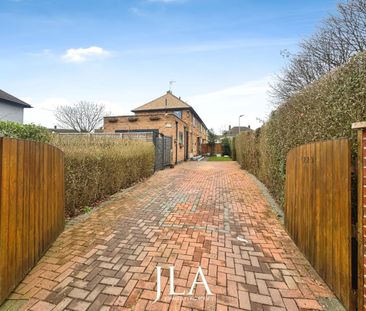 4 bed semi-detached house to rent in Loughborough Road, Leicester, LE4 - Photo 3