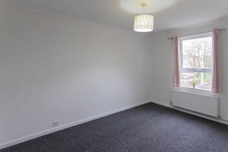 Harewood Terrace, Haverhill - Photo 2