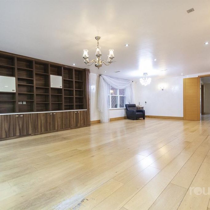 6 bedroom detached house to rent - Photo 1