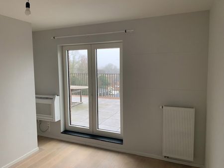 Centraal gelegen tweeslaapkamer appartement met groot terras - Photo 5