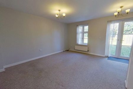 3 bedroom end of terrace house to rent - Photo 2