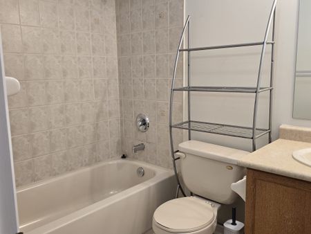 For Lease - 5050 Intrepid Drive Unit# 41, Mississauga, Ontario - Photo 2